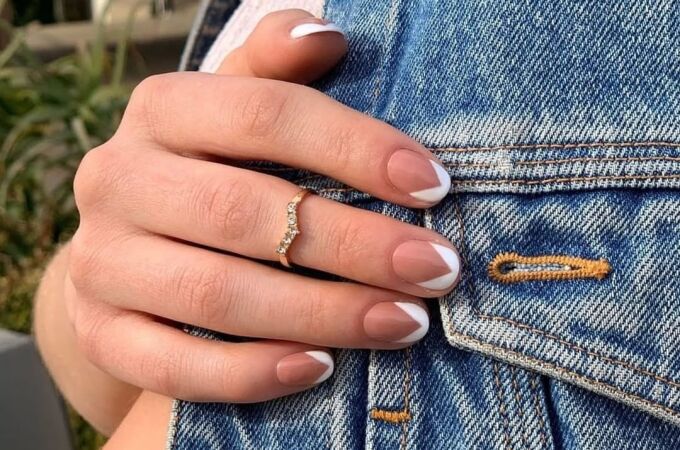 La V que marca tendencia: reinventa tu manicura francesa con 5 diseños que desearás copiar