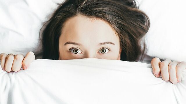 Parálisis del sueño: ¿Qué sucede realmente cuando nos visita ese "monstruo"? Los 4 consejos que pueden ayudarte a despertar