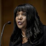 Economía.- Trump destituye a Lisa Cook como gobernadora de la Reserva Federal