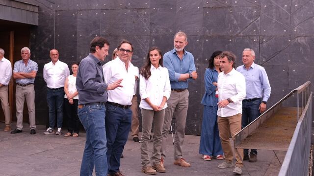 El presidente de Castilla y León, Alfonso Fernández Mañueco, acompaña a los Reyes en su visita a la provincia de León, a la que también asistieron la vicepresidente de la Junta, Isabel Blanco; la ministra Ana Redondo; y el delegado del Gobierno, Nicarnor Sen, entre otros