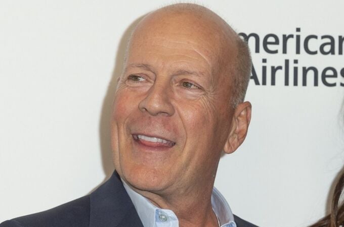 La mujer de Bruce Willis actualiza el estado del actor: "Su cerebro le está fallando. Está perdiendo el habla"