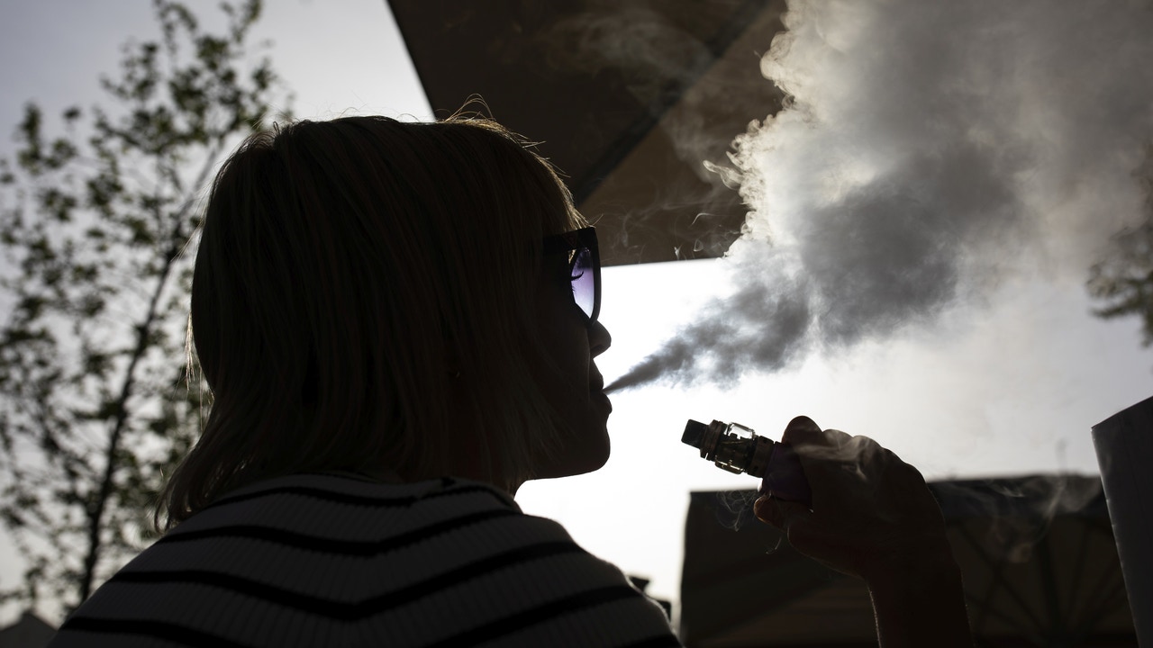 Se fuma menos a diario si hay alternativas al cigarro