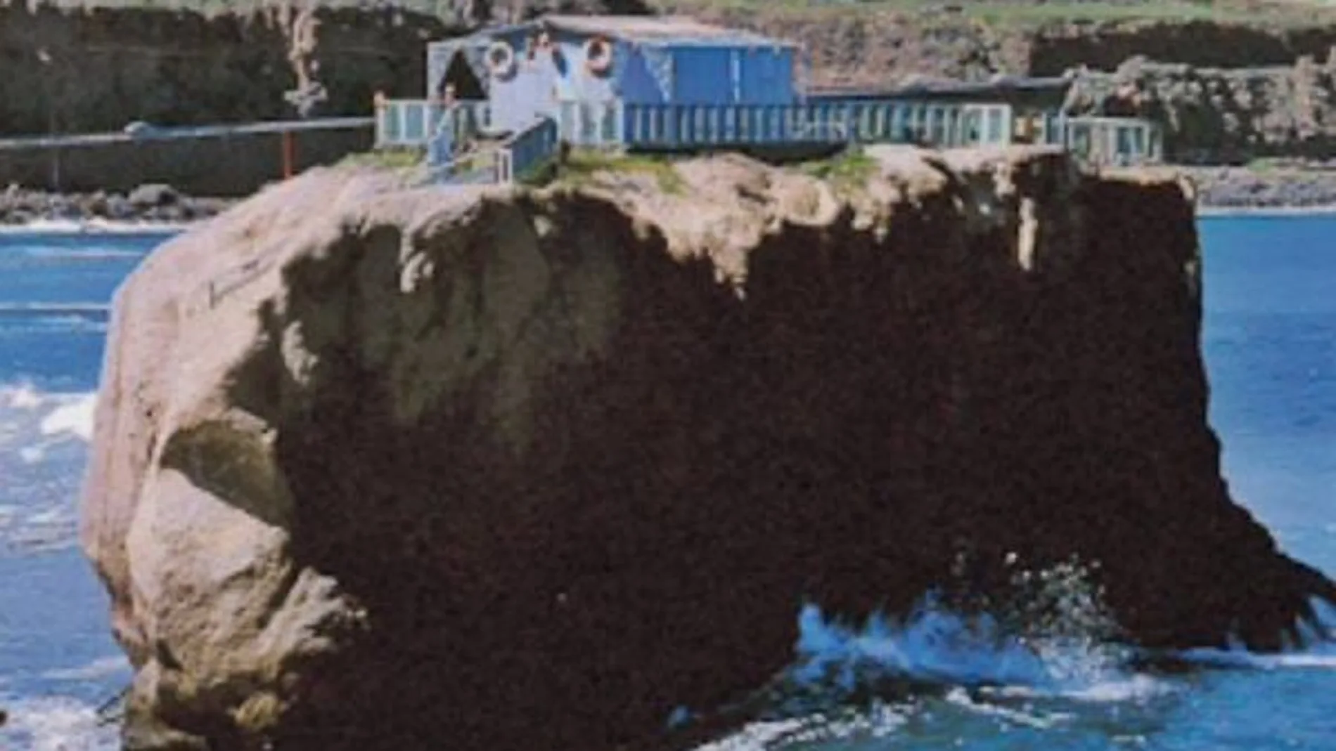 La casa más fotografiada de España: en una roca, rodeada de mar… y hoy enterrada