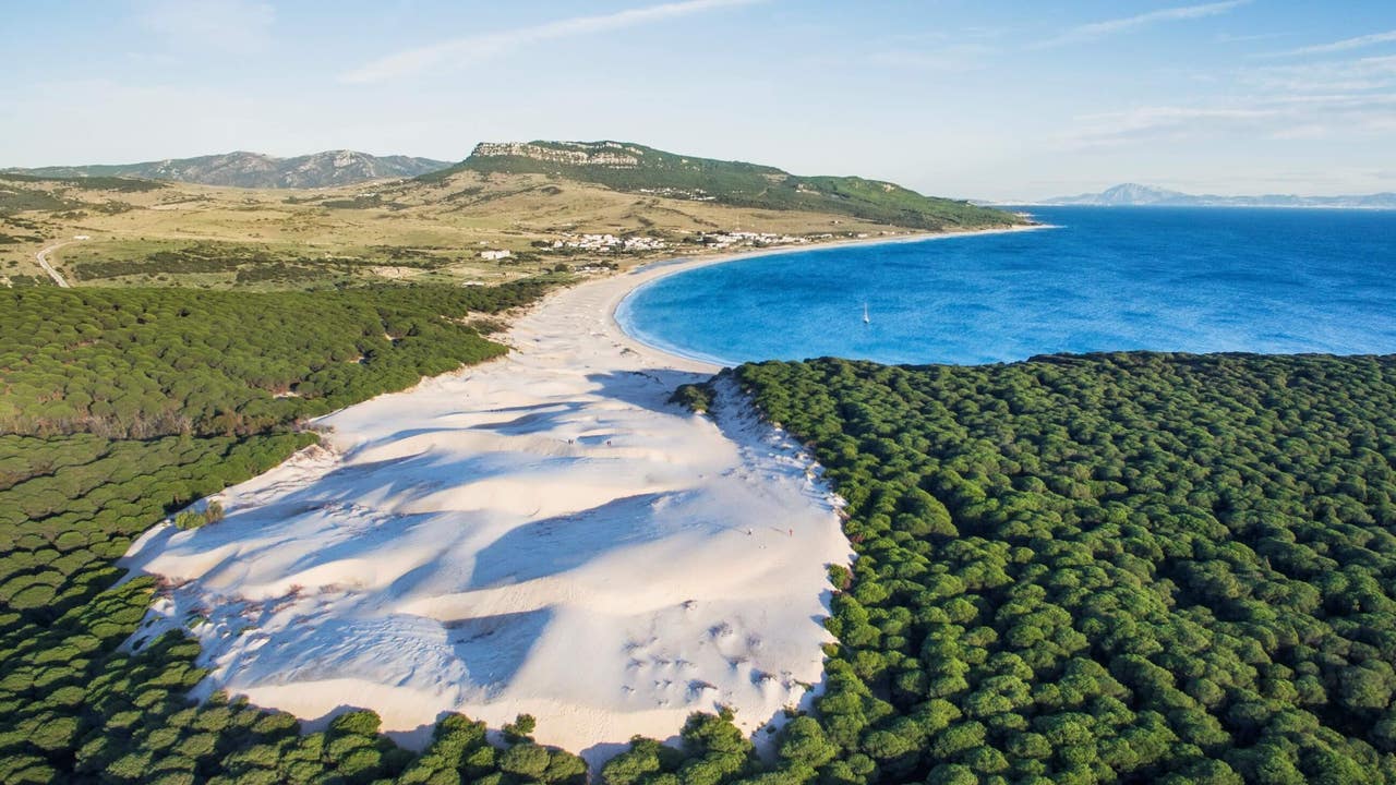 Vuelve el calor a Andalucía este fin de semana ¿Hará viento en las playas?