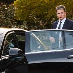 Stephen Amell interpreta a Ted Black en 'Suits LA', spin-off de la exitosa 'Suits'