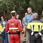 Los Reyes visitan el Puesto de Mando Avanzado ubicado en Sanabria por los incendios.