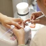 Adiós al gel y al semipermanente: la UE prohíbe ingredientes clave a partir del 1 de septiembre