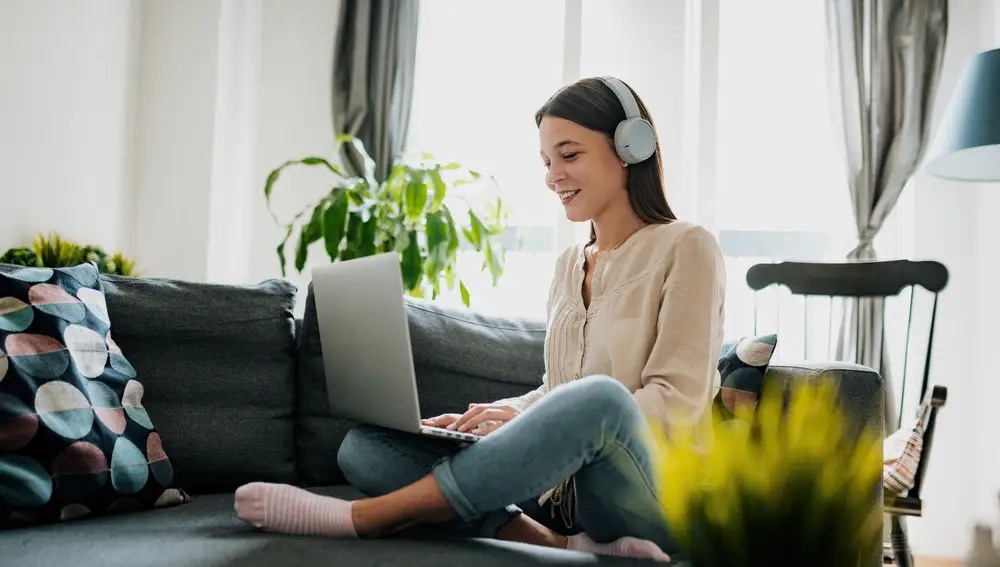 Los científicos llevan cuatro años estudiando el teletrabajo y han llegado a una conclusión muy clara: “Trabajar desde casa nos hace más felices”