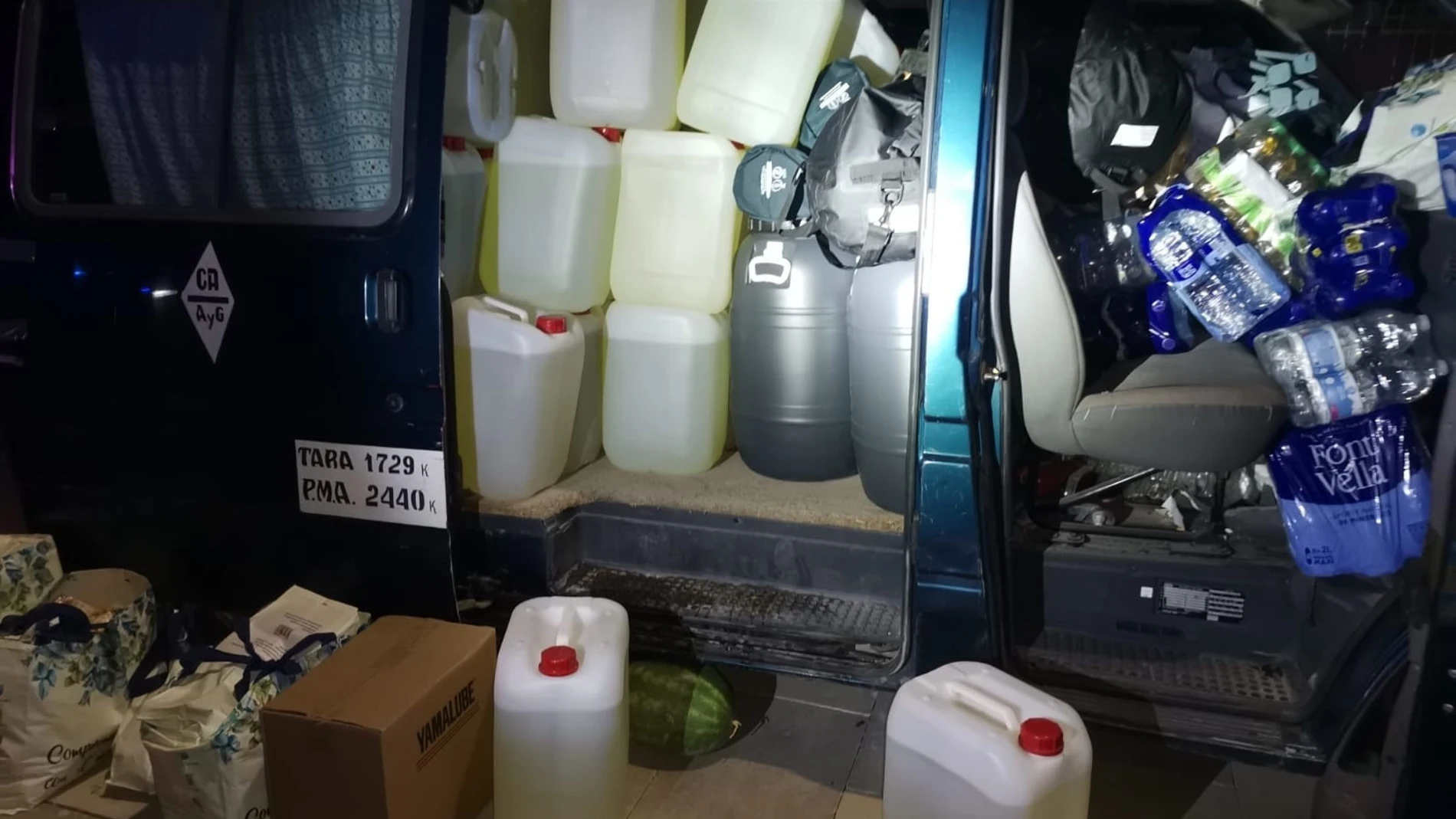 Garrafas de gasolina intervenidas en Chiclana de la Frontera (Cádiz)