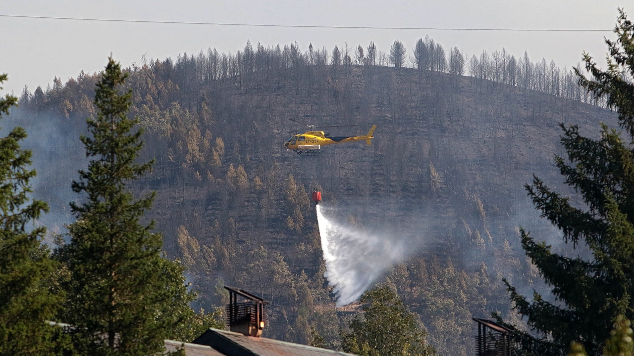 La evolución “positiva” de los incendios forestales de León permite rebajar a nivel 1 los de Garaño y Anllares del Sil