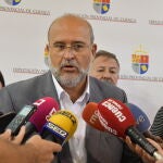 El vicepresidente primero de Castilla-La Mancha, José Luis Martínez Guijarro