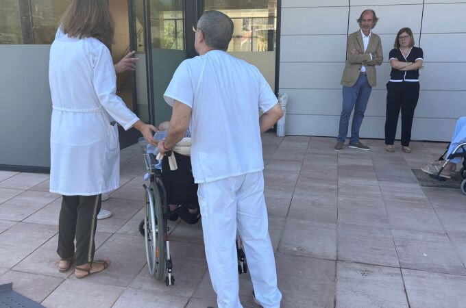 Los pacientes llegan al nuevo Hospital Mislata-Quart