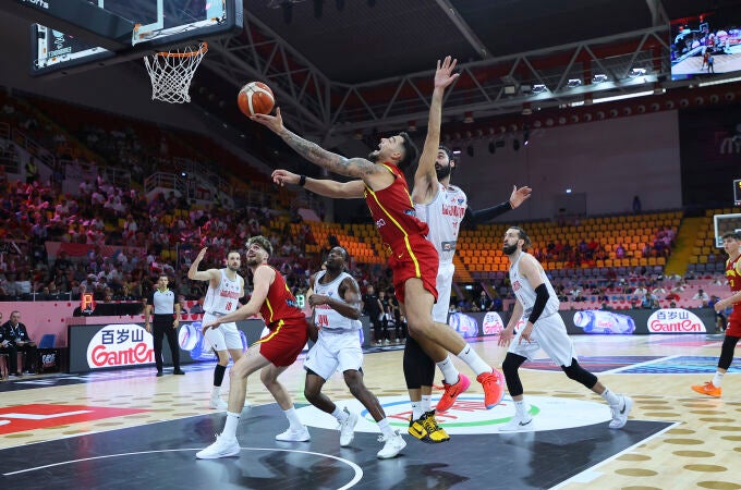 Willy intenta anotar ante Georgia
