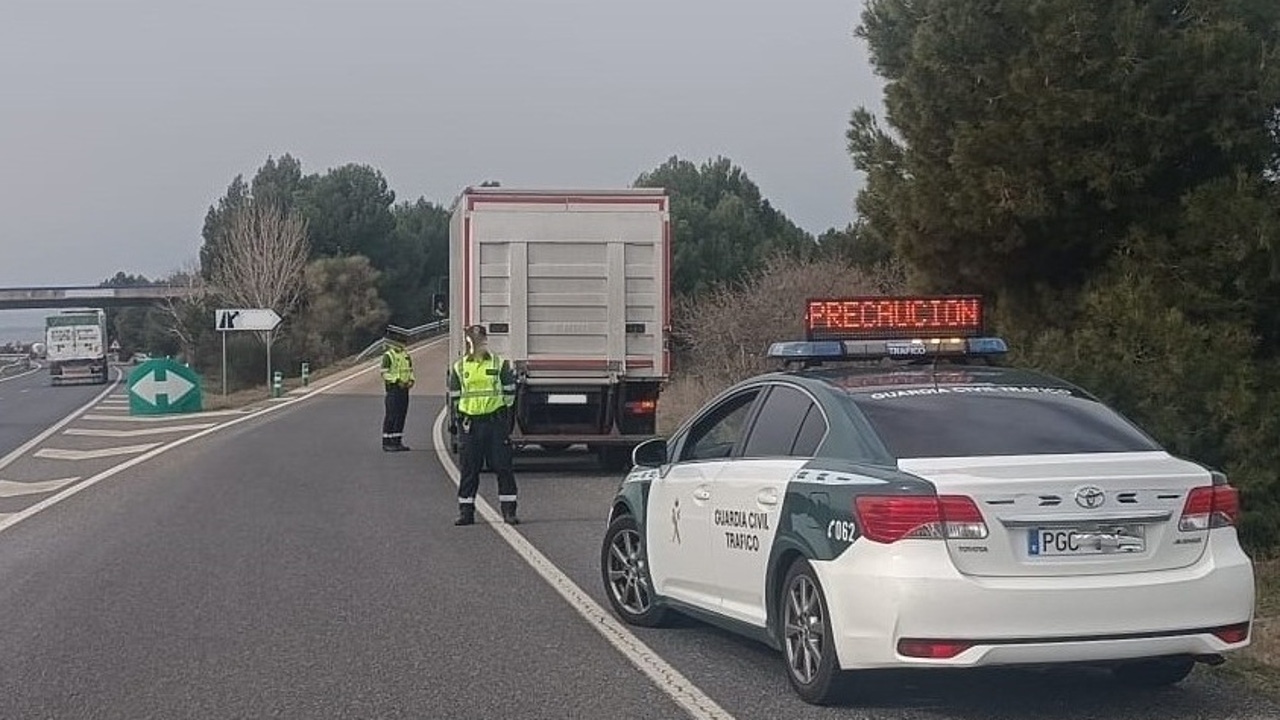 Investigado por homicidio un conductor drogado que chocó contra un turismo averiado en Paterna (Valencia)
