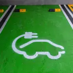 Multas de hasta 200 euros por ocupar las plazas para vehículos eléctricos eléctrico