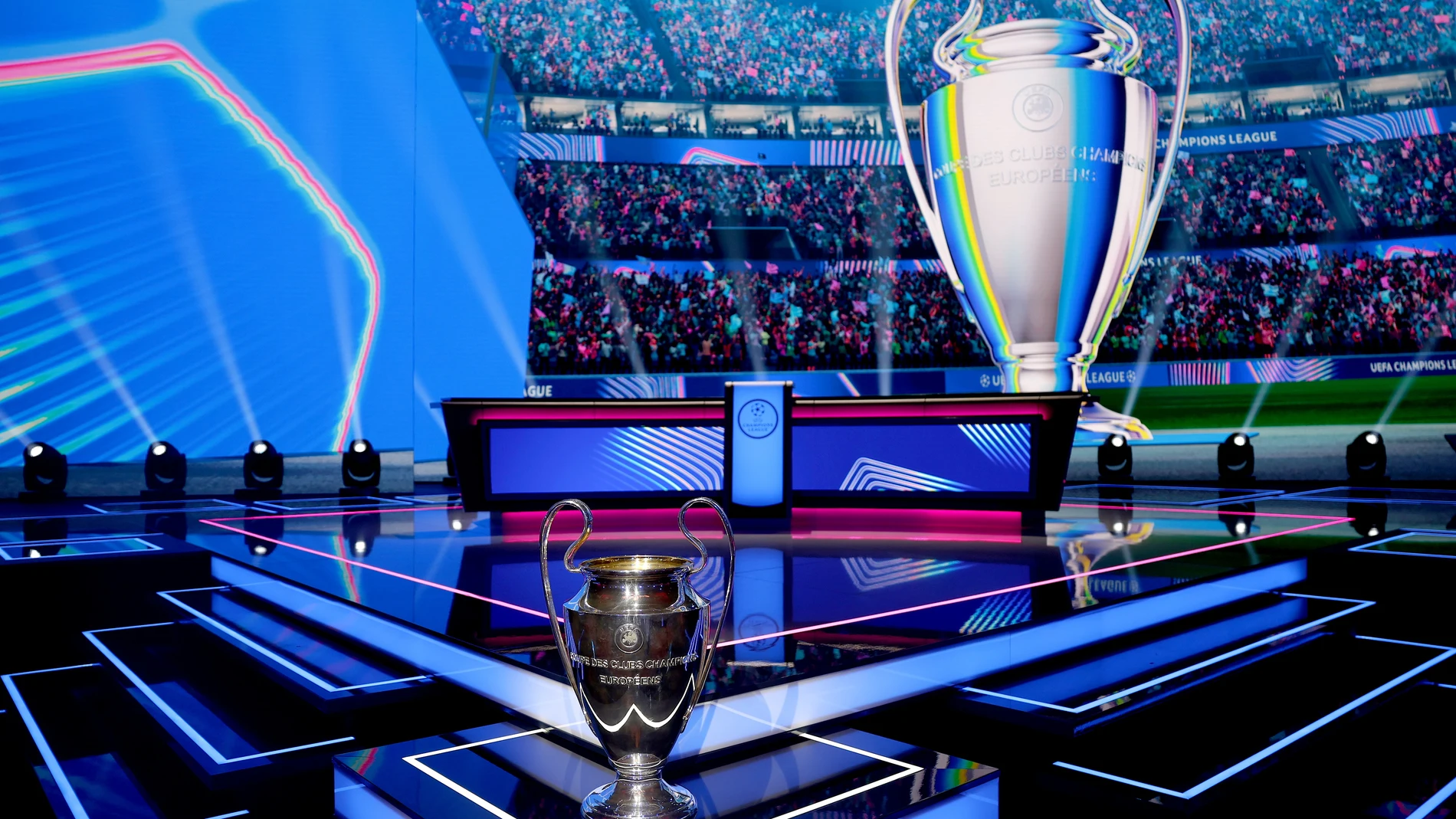 Monaco (Monaco), 28/08/2025.- The UEFA Champions League trophy on display before the UEFA Champions League league phase draw at the Grimaldi Forum in Monaco, 28 August 2025. (Liga de Campeones) EFE/EPA/MOHAMMED BADRA
