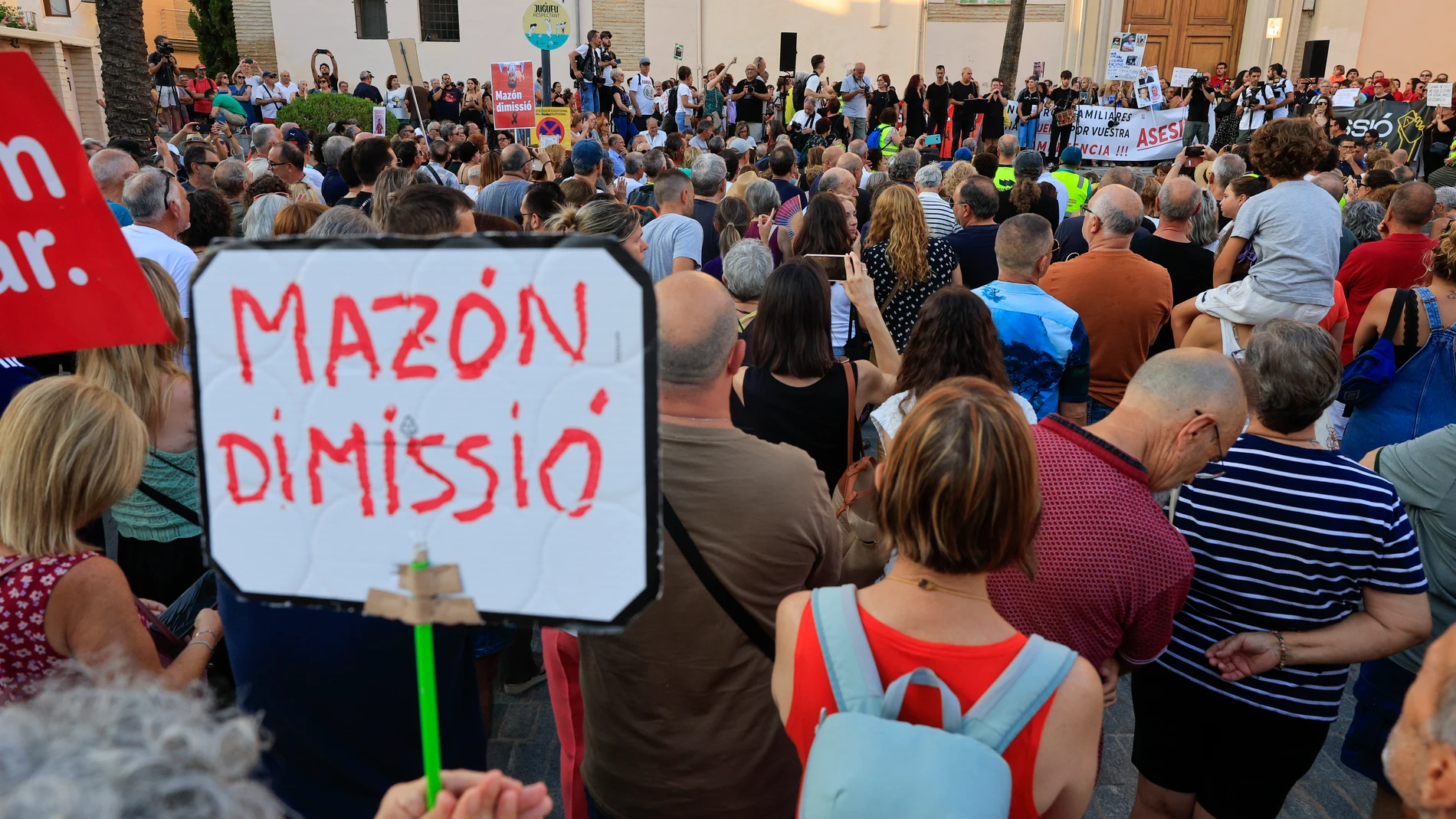 Diez meses después de la dana: Mazón sigue, las protestas también