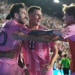 Lionel Messi celebra el gol de Telasco Segovia en las semifinales de la Leagues Cup