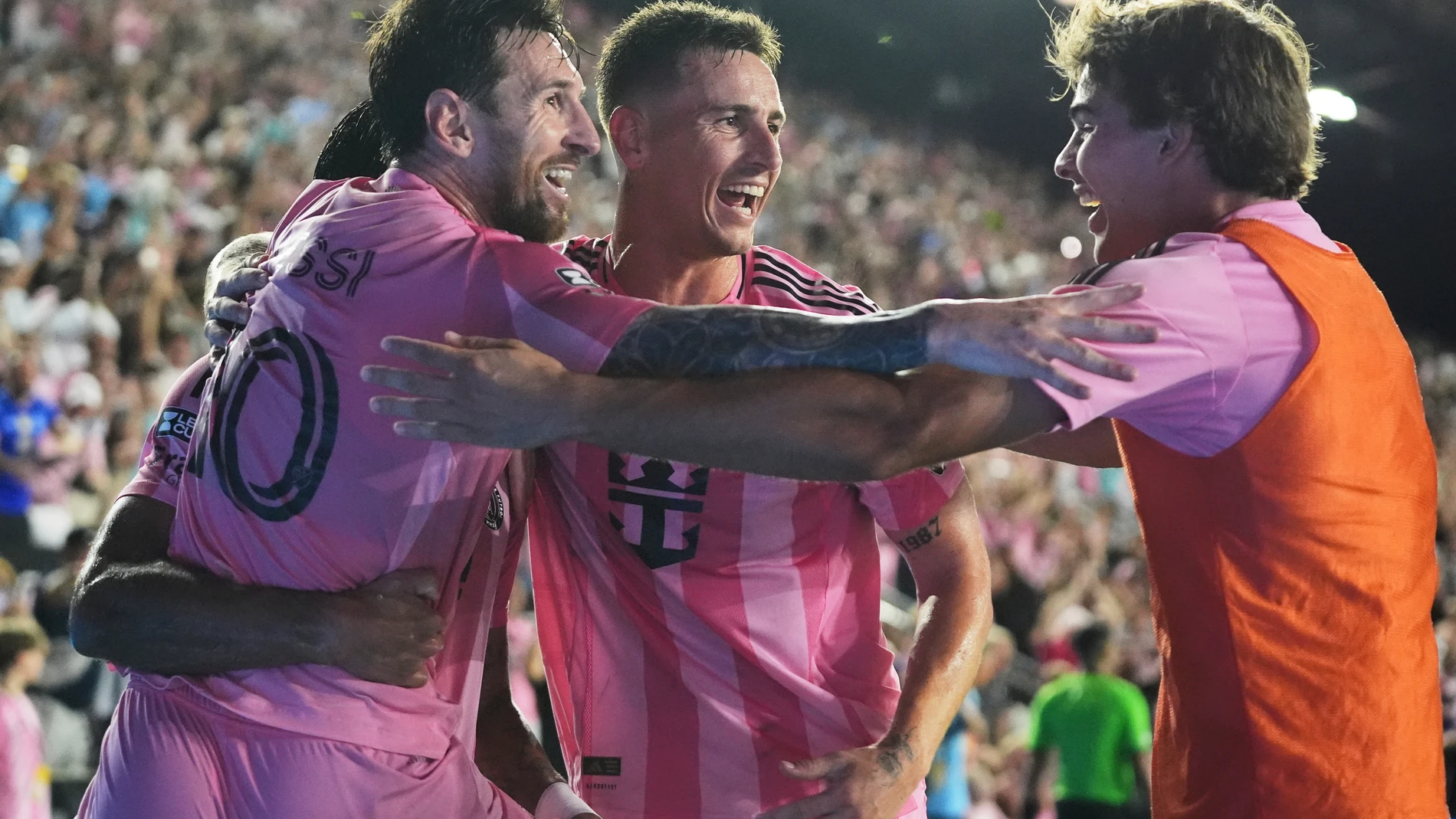 Inter Miami forward Lionel Messi (10) celebrates with his teammates after Telasco Segovia, not shown, scored a goal during the second half of a Leagues Cup semifinal soccer match against Orlando City, Wednesday, Aug. 27, 2025, in Fort Lauderdale, Fla. (AP Photo/Lynne Sladky)