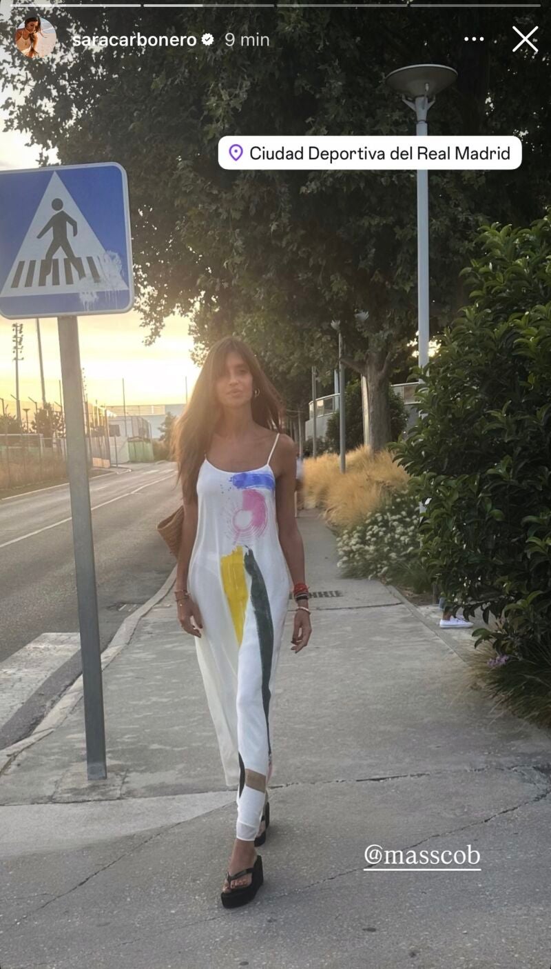 Sara Carbonero con vestido.