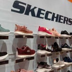 Las Skechers slip-on bajan un 54 % y se convierten en el calzado rápido que ahorra tiempo cada mañana