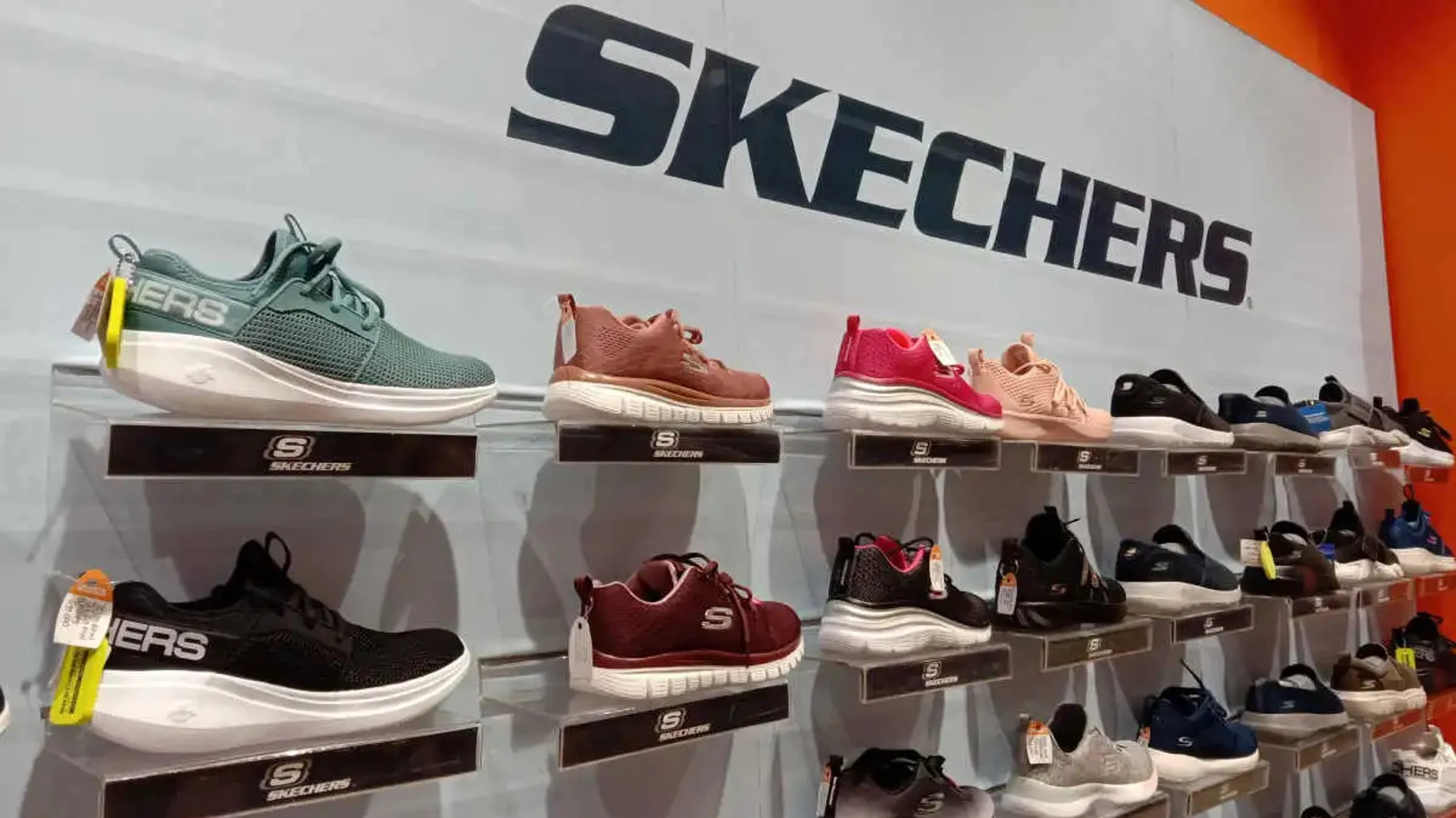 Skechers
