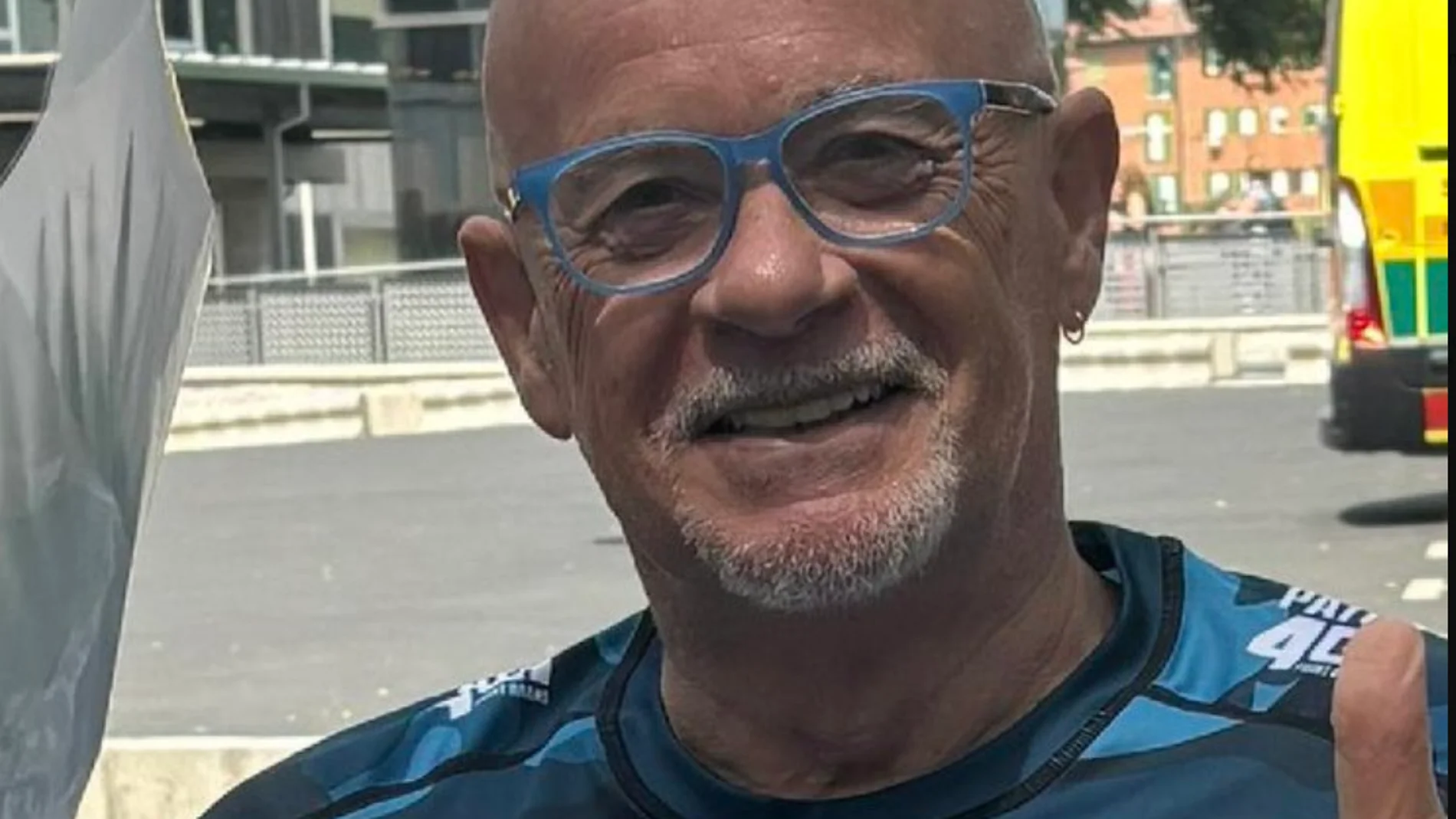 La brutal bronca entre un colaborador del Chiringuito y "el negro de Vox": "Despojo fascista..."