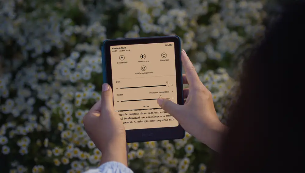 Este dispositivo de Amazon te permite ajustar manualmente el brillo y la calidez de la pantalla