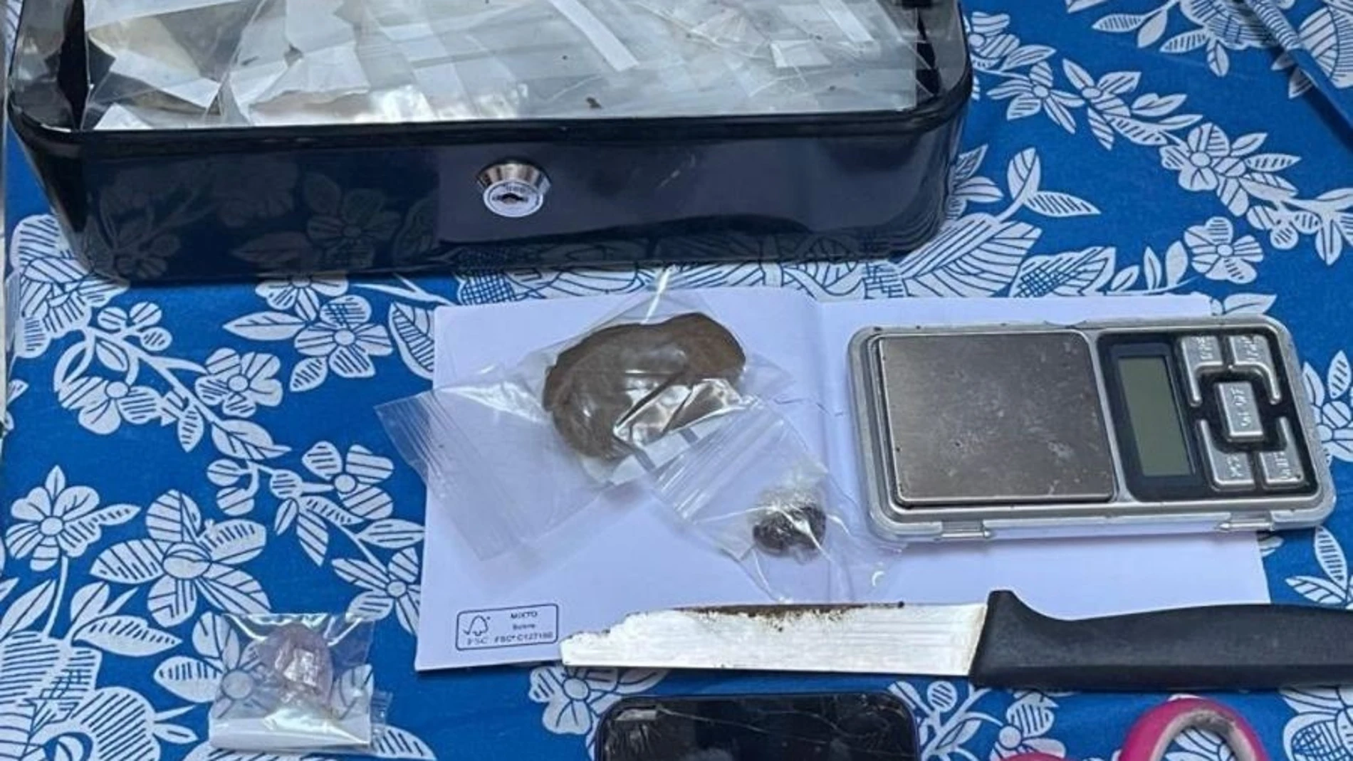Droga y material para su corte y preparación incautado por la Guardia Civil en Colmenar Viejo REMITIDA / HANDOUT por GUARDIA CIVIL MADRID Fotografía remitida a medios de comunicación exclusivamente para ilustrar la noticia a la que hace referencia la imagen, y citando la procedencia de la imagen en la firma 29/08/2025