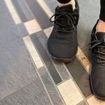 Caminar descalzo sin estarlo: los zapatos barefoot que mejoran tu postura y reducen dolores en pies y espalda
