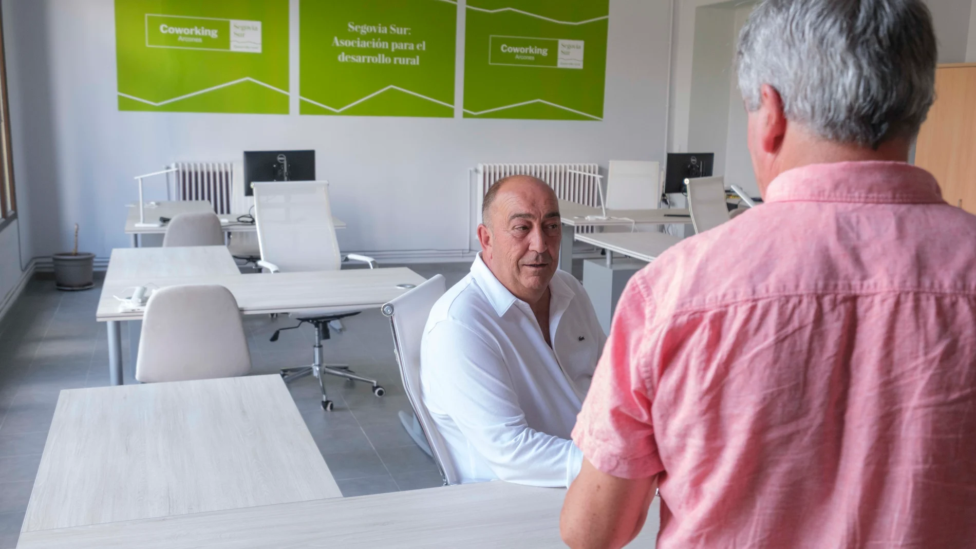 El presidente de la Diputación de Segovia, Miguel Ángel de Vicente, durante una visita a un municipio para conocer los proyectos