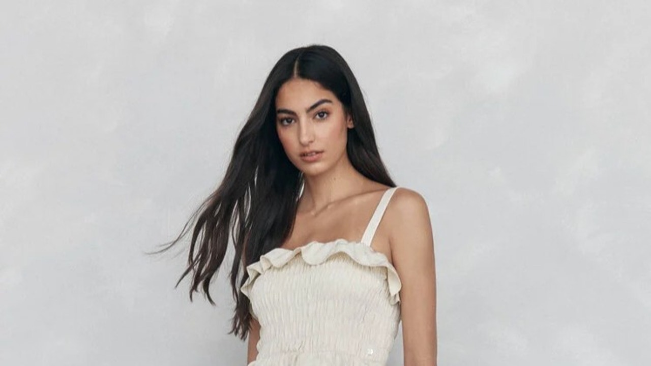 Este vestido blanco de Pedro del Hierro se parece al de Taylor Swift y baja de 259 € a 79 €