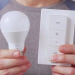 No soportaba la luz blanca en casa y estas bombillas inteligentes me devolvieron un salón cálido y acogedor