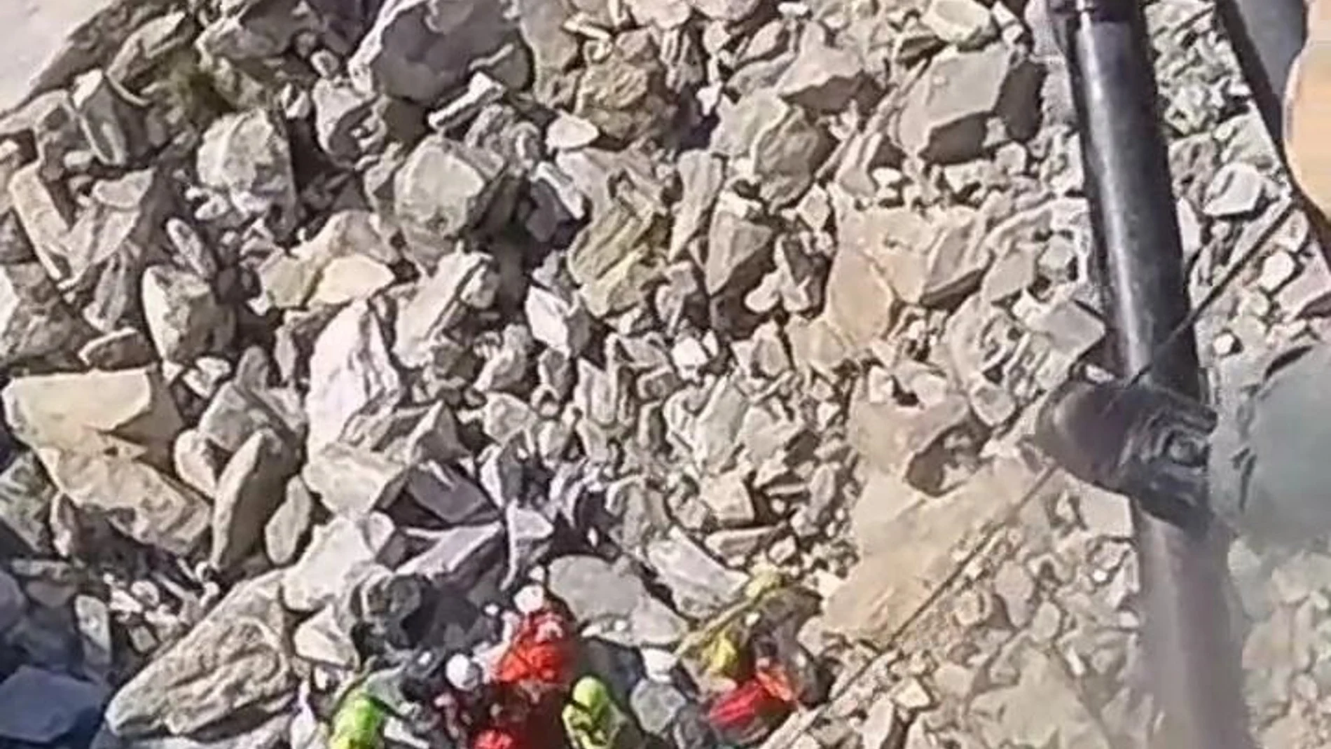 Sucesos.-AMP.-Herido de gravedad un montañero de 22 años al caer unos 30 metros por un terraplén en Benasque (Huesca)