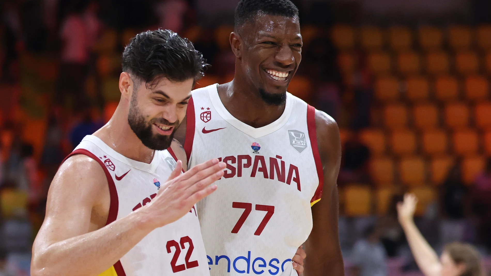 LIMASSOL (Cyprus), 31/08/2025.- Spain's Santiago Yusta (L) and Yankuba Sima (R) celebrate after winning the FIBA EuroBasket 2025 group C basketball match between Spain and Cyprus at the Spyros Kyprianou Arena in Limassol, Cyprus, 31 August 2025. (Baloncesto, Chipre, España) EFE/EPA/GEORGI LICOVSKI