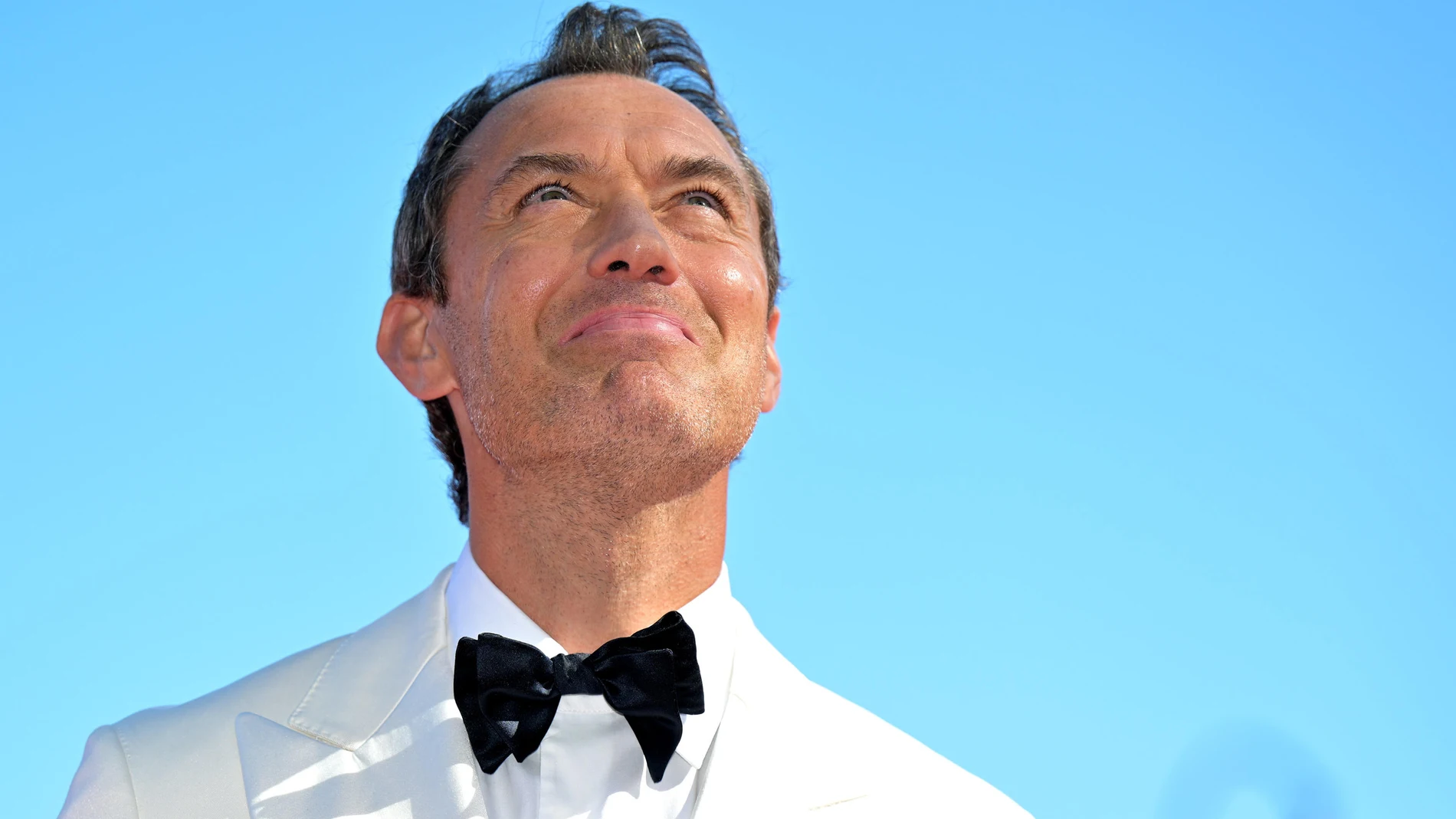 VENICE (Italy), 31/08/2025.- British actor Jude Law arrives for the screening of 'Le Mage du Kremlin (The Wizard of the Kremlin)' during the 82nd annual Venice International Film Festival, in Venice, Italy, 31 August 2025. The film festival runs from 27 August to 06 September 2025. (Cine, Cine, Italia, Venecia) EFE/EPA/ETTORE FERRARI