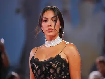 Georgina Rodríguez en la alfombra roja de Venecia. Georgina Rodríguez en la alfombra roja de Venecia.