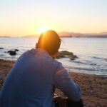 Qué significa pensar en alguien del pasado, según la psicología