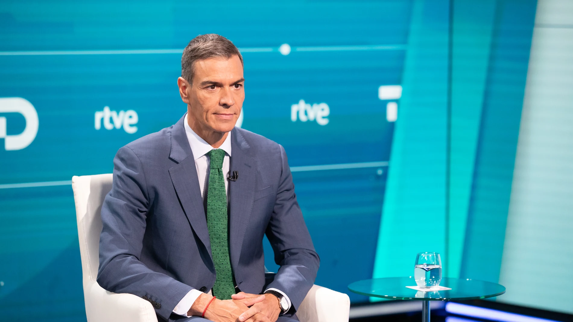 MADRID, 01/09/2025.- El presidente del Gobierno Pedro Sánchez durante la entrevista que concede a RTVE, este lunes en Madrid. EFE/RTVE SOLO USO EDITORIAL / SOLO USO DISPONIBLE PARA ILUSTRAR LA NOTICIA QUE ACOMPAÑA/ (CRÉDITO OBLIGATORIO)