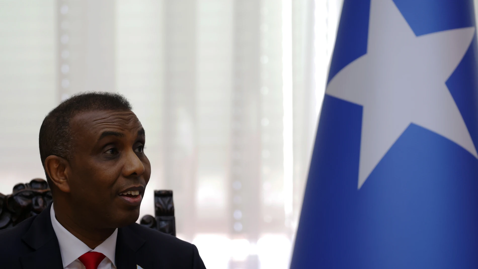 Belgrade (Serbia), 02/09/2025.- Somalia's Prime Minister Hamza Abdi Barre talks with Serbia's prime minister during their meeting in Belgrade, Serbia, 02 September 2025. Prime Minister Hamza Abdi Barre is on an official state visit to Serbia. (Belgrado) EFE/EPA/ANDREJ CUKIC