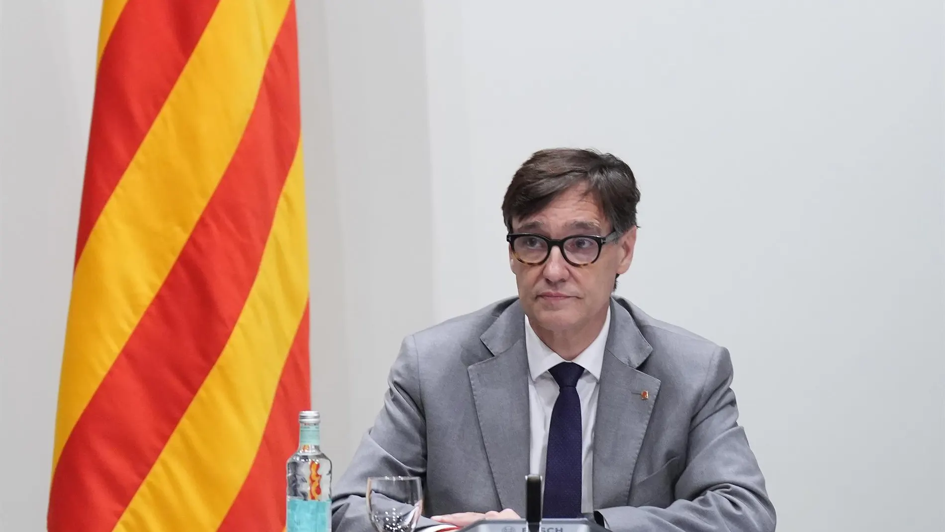 Illa y Puigdemont se reúnen este martes en Bruselas por primera vez, tras el aval a la amnistía
