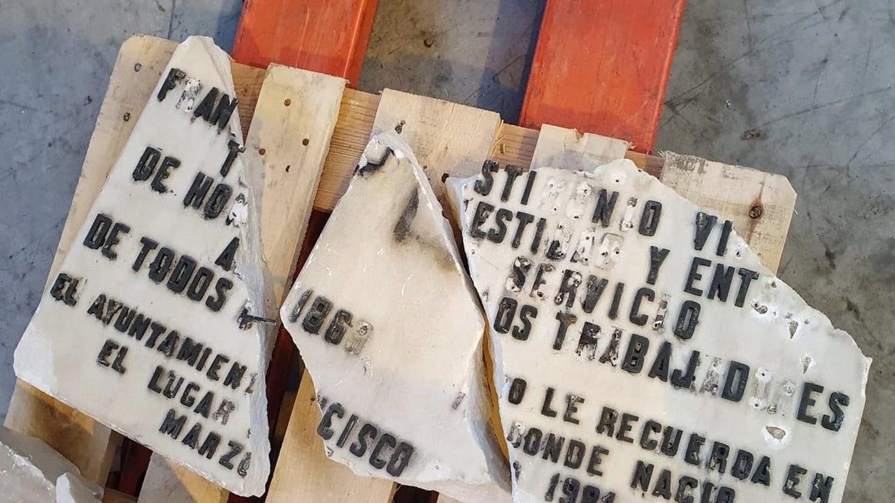 «¿No hay otros problemas que la placa de Largo Caballero?»