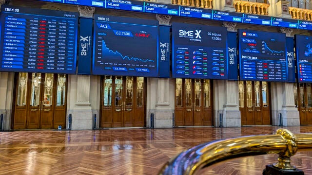 La Bolsa española baja el 1 % a mediodía, tras el repunte de la inflación europea (2,1 %)