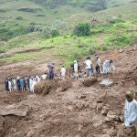 Un deslizamiento de tierra en Sudán arrasa con una aldea y deja al menos mil muertos