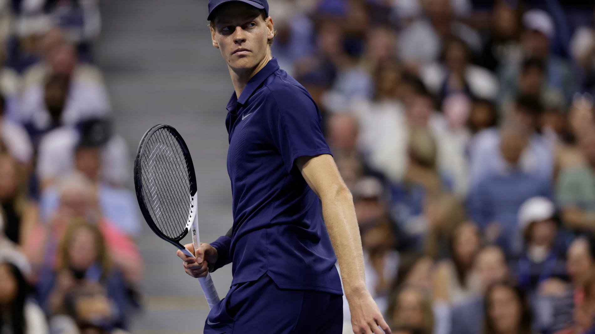 Jannik Sinner, of Italy, reacts after winning the second set against Alexander Bublik, of Kazakhstan, during the fourth-round of the U.S. Open tennis championships, Monday, Sept. 1, 2025, in New York. (AP Photo/Adam Hunger)