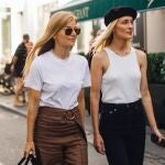 Comodidad, estilo y precio mínimo: el pack de 4 camisetas básicas que está volando en Amazon