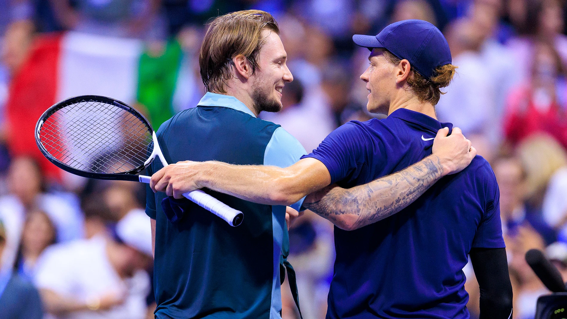 01 September 2025, US, Flushing Meadows: Italian tennis player Jannik Sinner shakes hands with Kazakh tennis player Alexander Bublik after winning his match on Day 9 of the 2025 US Open at USTA Billie Jean King National Tennis Center. Photo: Javier Rojas/PI via ZUMA Press Wire/dpa Javier Rojas/PI via ZUMA Press W / DPA 01/09/2025 ONLY FOR USE IN SPAIN