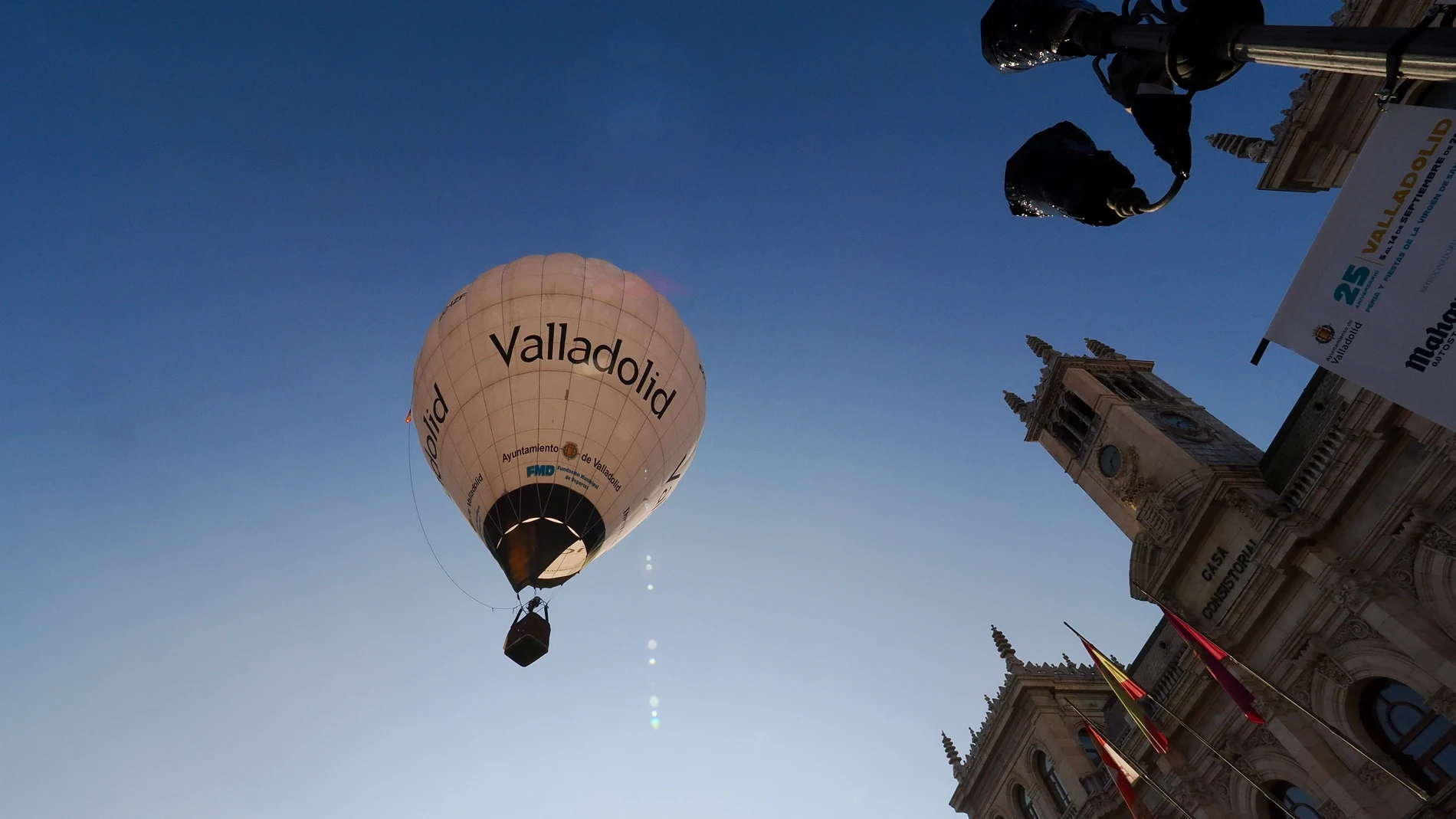 Globo aerostático sobrevolando Valladolid
