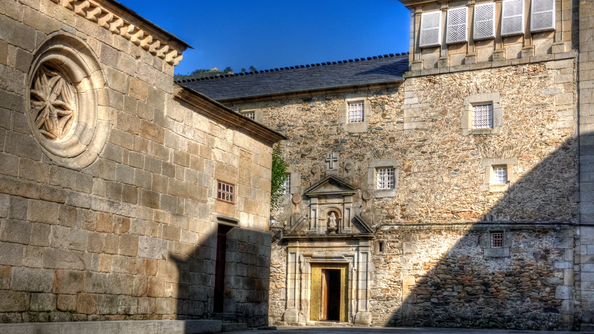 Así son las dos joyas espirituales que guarda el centro de Viveiro