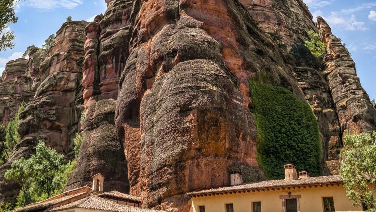 La joya escondida entre cañones rojos de Guadalajara que parece sacada de una película